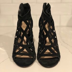 Super elegant Black Sues heels